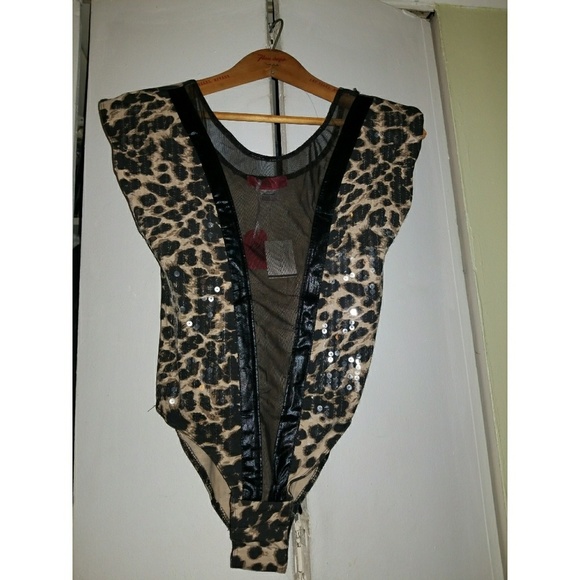 NaNa Tops - 🦄 ⚠️Final Price⚠️ Leopard Sequined Bodysuit